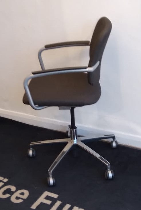 Brown & Chrome Connection gas lift swivel meeting or operator chairs