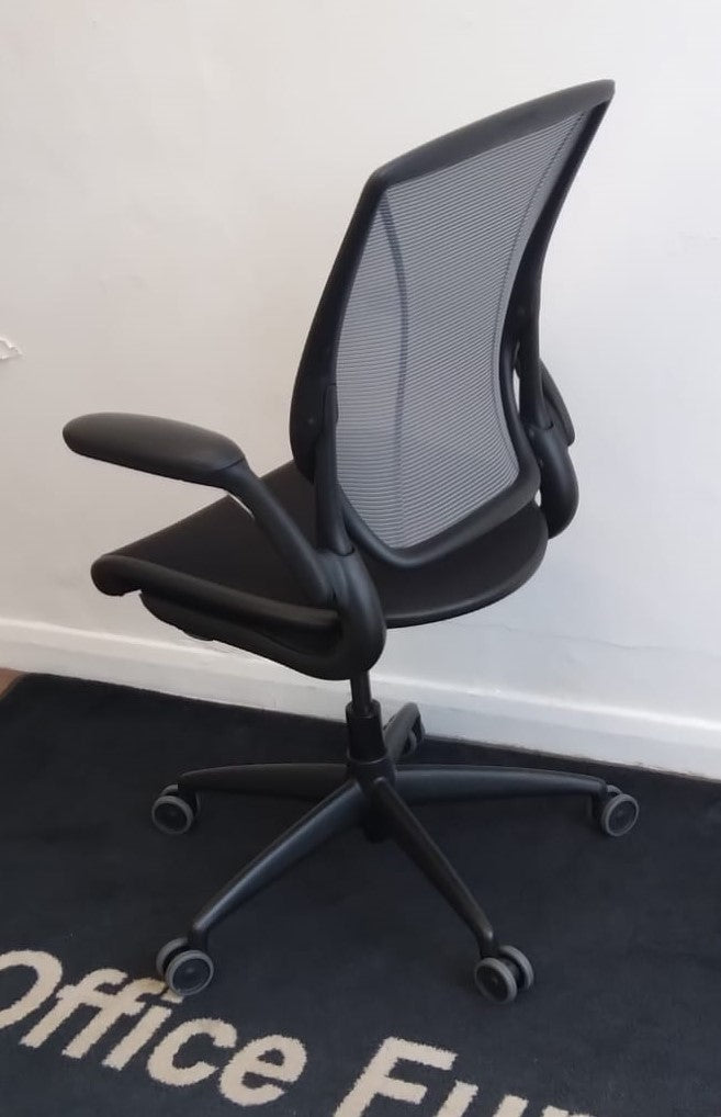 Humanscale Diffrient world  operator chairs in black mesh