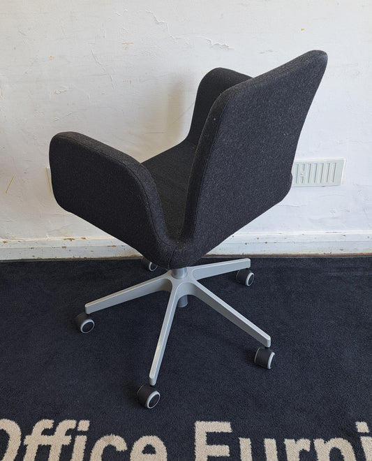 Black & silver bucket operator breakout chairs