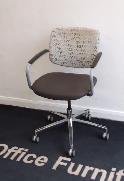 Black & white patterned Connection gas lift swivel meeting or operator chairs