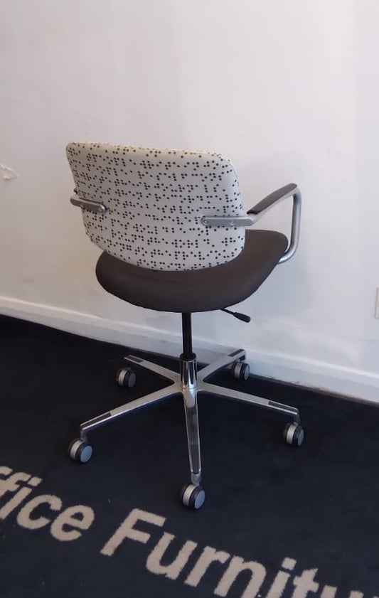 Black & white patterned Connection gas lift swivel meeting or operator chairs